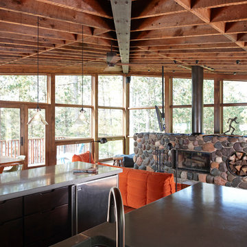 FAMILIAR CABIN