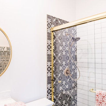 Graphic Bath