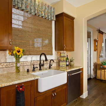 Custom Kitchen Cabinets
