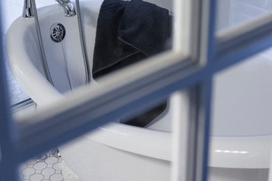 Inspiration for a timeless bathroom remodel in Raleigh