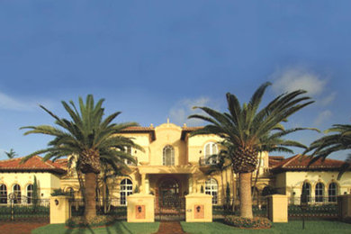 Mediterranean exterior home idea in Miami