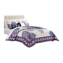 V Bedroom