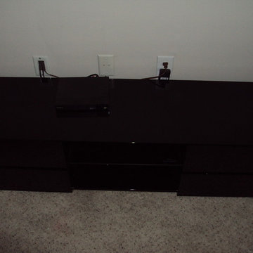 Enreita TV Stand