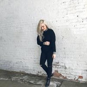 Sydney Leshney's photo
