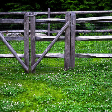 Rustic Cedar Fence at Red Barn, Red Brick