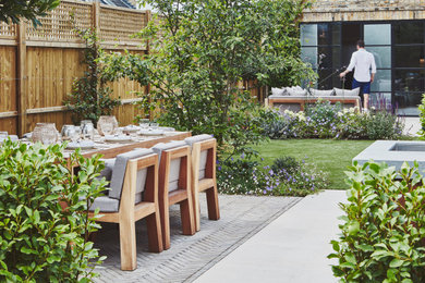 This is an example of a contemporary garden in London.