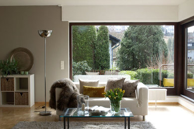 Modernes Wohnzimmer in Sonstige