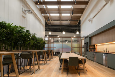 Inspiration for a modern dining room remodel in Sunshine Coast
