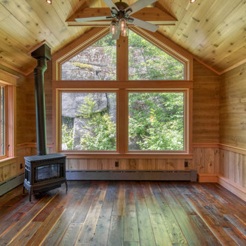 Large Bunk Bedroom with loft - window wall