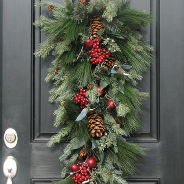 Christmas Wreaths for Holiday Decorating