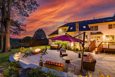 Example of a minimalist patio design in New York