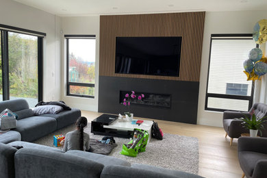 Example of a minimalist home design design in Vancouver