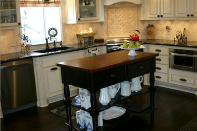 Inspiration for a kitchen remodel in Houston