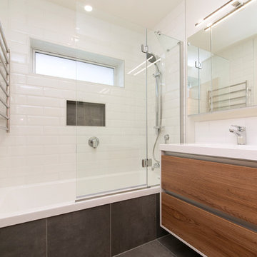 Green Bay bathroom and toilet