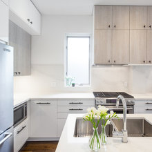 white slab black hardware