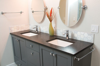 Bathroom - modern bathroom idea in Ottawa
