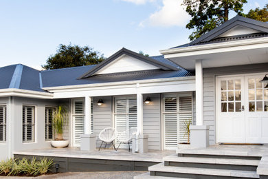 Design ideas for a traditional home design in Perth.