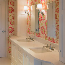 Livi’s/Guest Bathroom