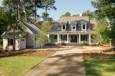 This is an example of a traditional exterior in Charleston.