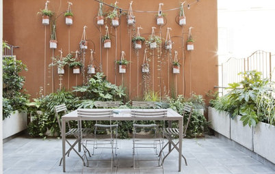 Milan Houzz Tour: Italian Apartment Channels Mid-Century Master