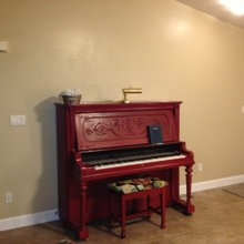 piano room (upstairs)