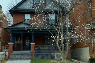 Elegant exterior home photo in Toronto