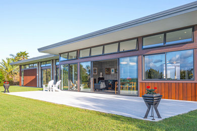 Inspiration for a 1960s home design remodel in Other