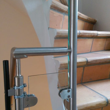 Edelstahl-Treppengeländer mit Glasfüllungen