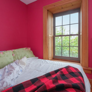 New Window in Cozy Bedroom - Renewal by Andersen Ontario