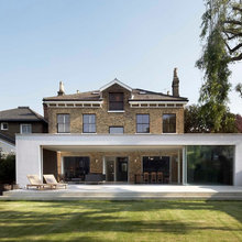 Arkitektur: 10 spektakulære britiske boliger blander gammelt og nyt.