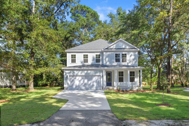 Example of a classic exterior home design in Charleston