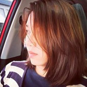 Elle Chayanit's photo