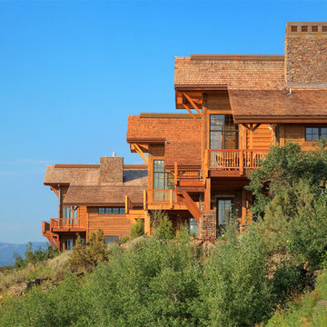Clustered, High End Residence