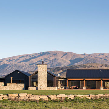 Clutha River Farmhouse