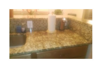 Kitchen - contemporary kitchen idea in DC Metro