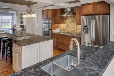 Kitchen - contemporary kitchen idea in Minneapolis