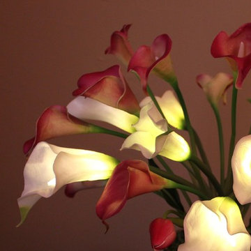 Buttercup - White and Fuchsia Calla Lilies in Natural Mango Vase