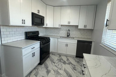 Example of a trendy laundry room design