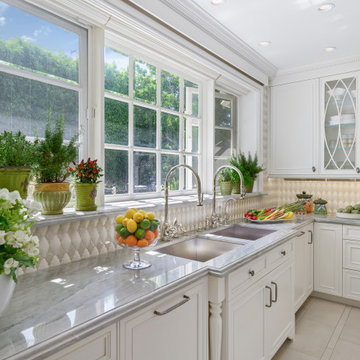Beverly Hills Traditional Kitchen