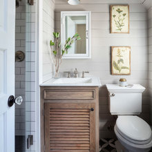TINY BATHROOM