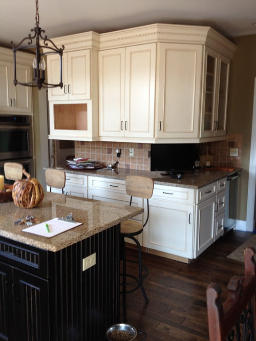 Schuler Cabinets in White Chocolate Main/Heirloom Black ...