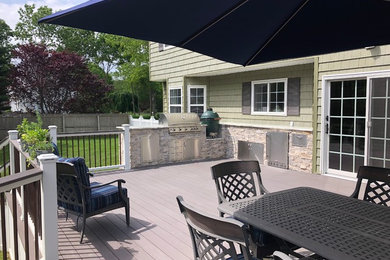 Transitional deck photo in New York