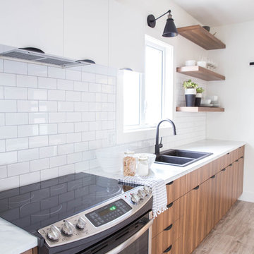 Two toned Modern Kitchen