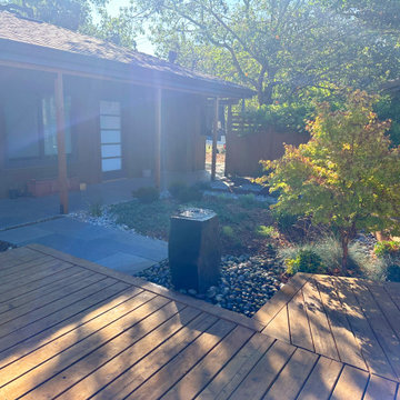 David & Candice's Courtyard and Gardens