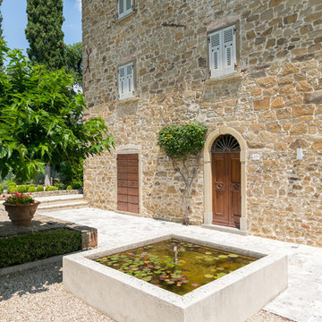 Villa nella campagna toscana con giardino