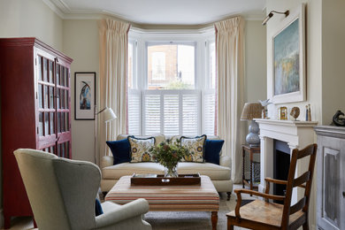 Design ideas for a traditional living room in London.