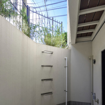 ひみつの隠れ家は地下室に