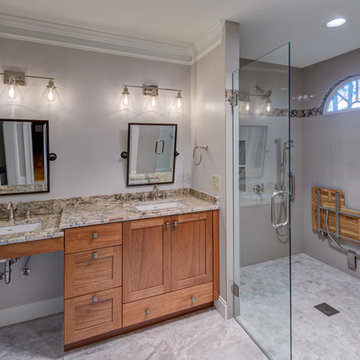 A Bathroom with Total Access