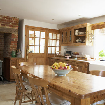Pellet free standing stoves