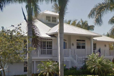 Inspiration for an exterior home remodel in Tampa